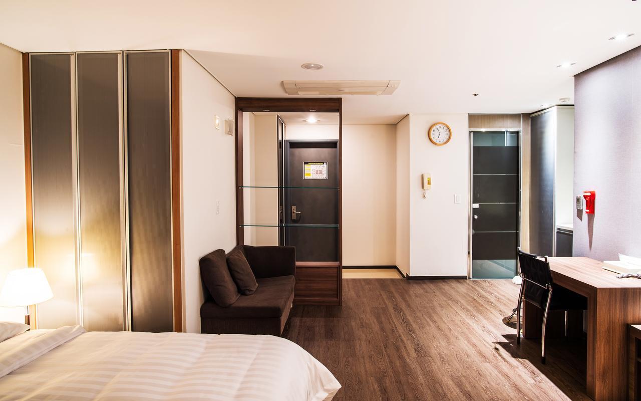 Hotel Arinus Shinchon Séoul Extérieur photo