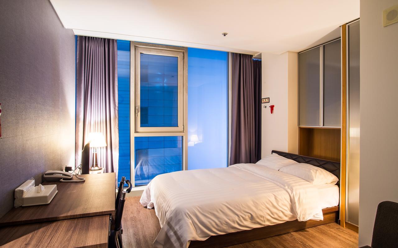 Hotel Arinus Shinchon Séoul Extérieur photo