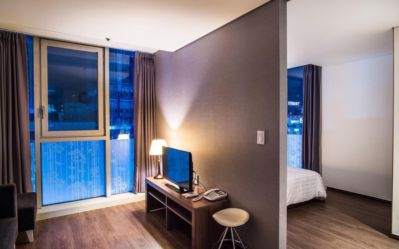 Hotel Arinus Shinchon Séoul Extérieur photo