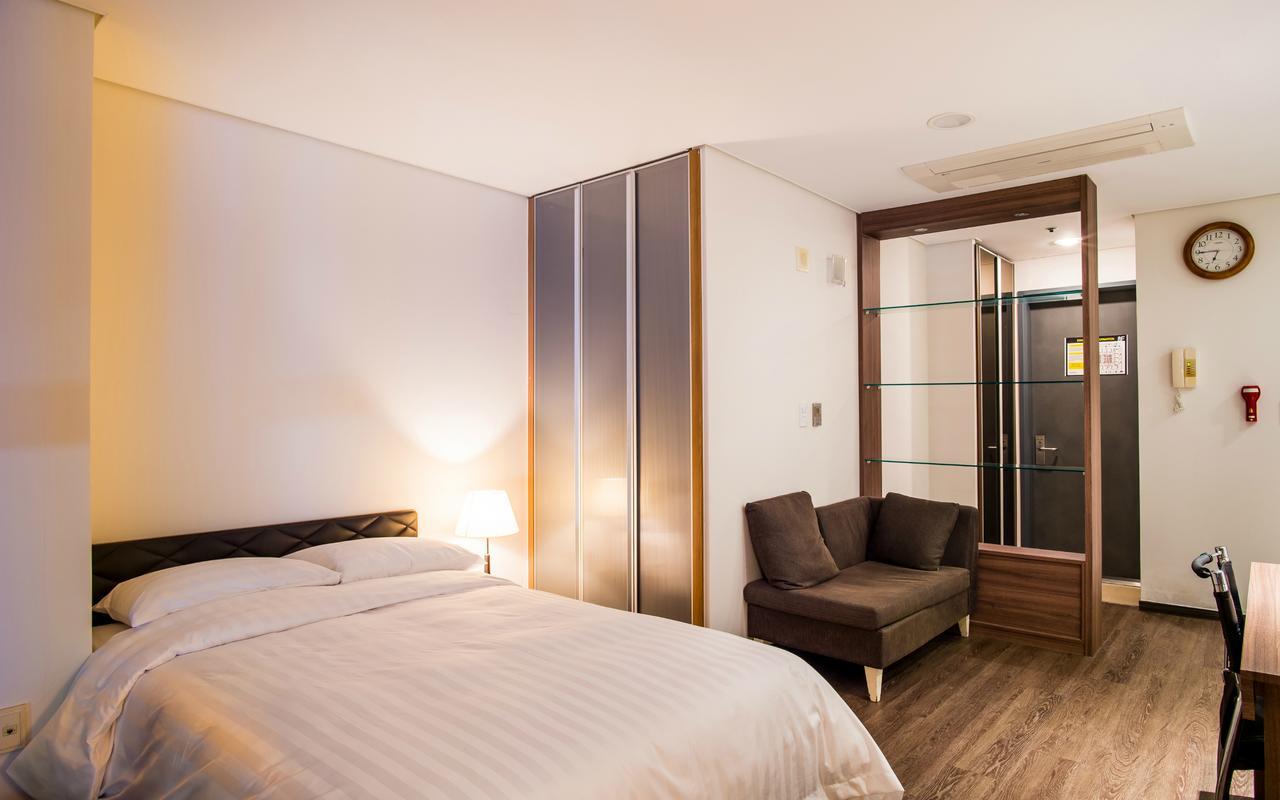 Hotel Arinus Shinchon Séoul Extérieur photo