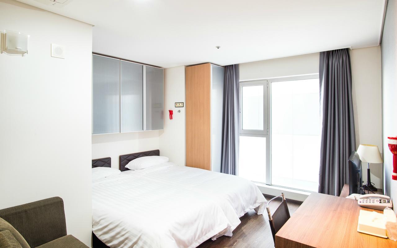 Hotel Arinus Shinchon Séoul Extérieur photo